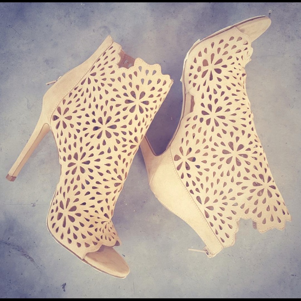 New in box RALIDIEN transitional bootie ALDO Size 8.5